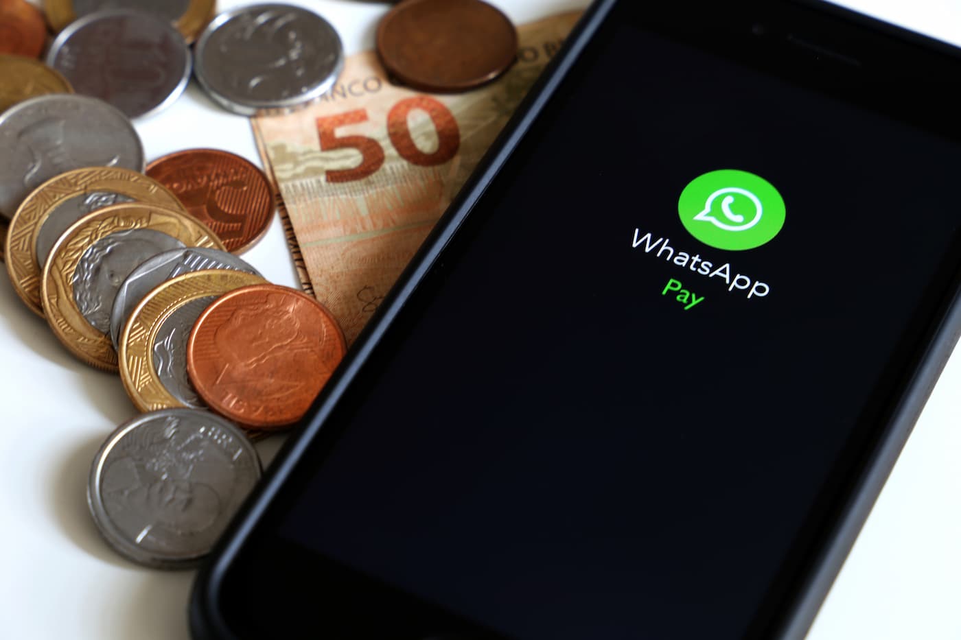 Transferir dinheiro pelo WhatsApp: 10 fatos que você precisa saber